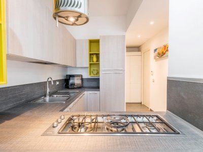 Cheerful 1-Bedroom with Private Patio