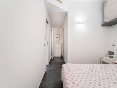 Cheerful 1-Bedroom with Private Patio