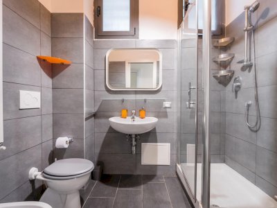 Cheerful 1-Bedroom with Private Patio