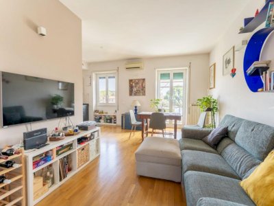 Casa ristrutturata affacciata su Garbatella storica