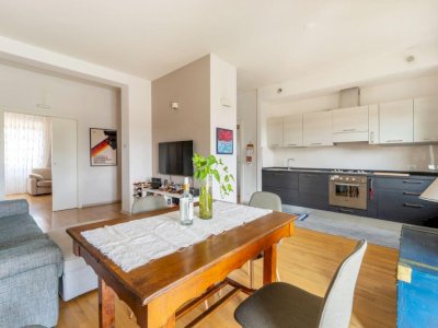 Casa ristrutturata affacciata su Garbatella storica
