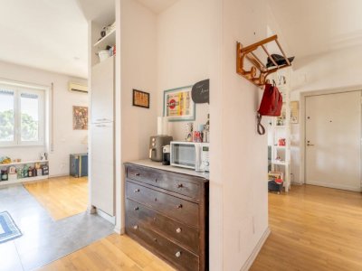Casa ristrutturata affacciata su Garbatella storica