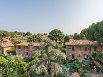 Casa ristrutturata affacciata su Garbatella storica