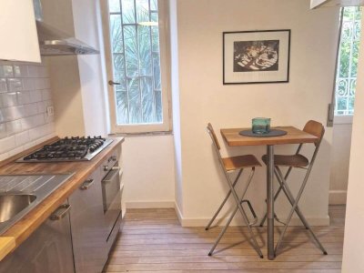 Renovated Two Bedroom in Metronia