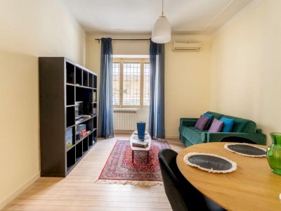 Renovated Two Bedroom in Metronia