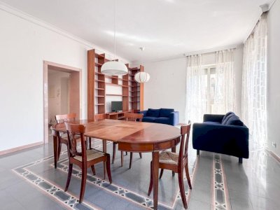 Spacious 3-Bedroom Apartment with Balconies & Views in Monteverde/Gianicolense