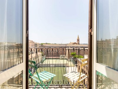 COLOSSEUM BRAND NEW FLAT