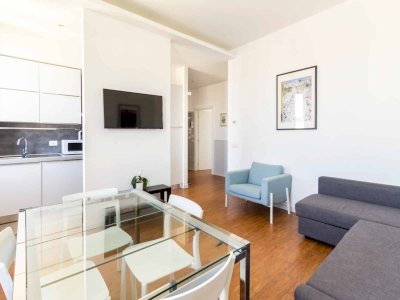 COLOSSEUM BRAND NEW FLAT