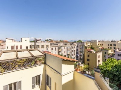 COLOSSEUM BRAND NEW FLAT