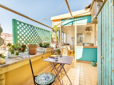 Raffaello  Monteverde Bright terrace