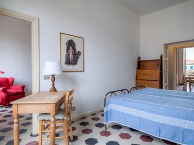 Bright and simply elegant apartment near villa Borghese