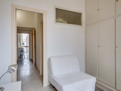 Bright and simply elegant apartment near villa Borghese