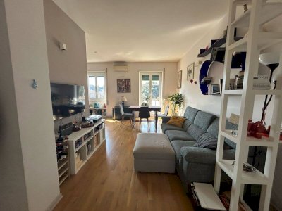 Casa ristrutturata affacciata su Garbatella storica