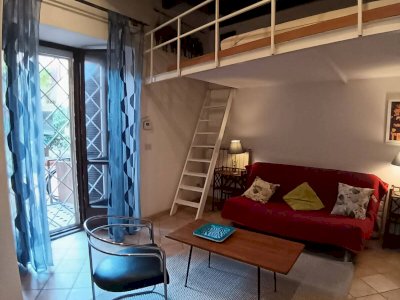 Trastevere - Heart of Rome - Cozy Apartment with Courtyard & Garden View - Available Now